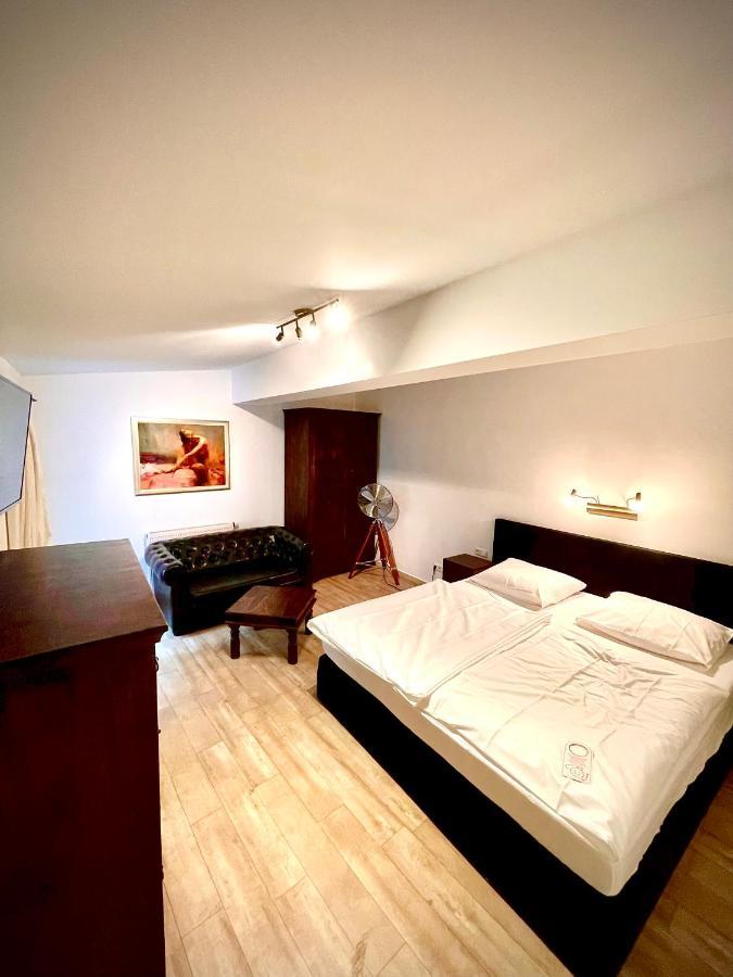 Hotel Zur Roemerbruecke Нойвиед Екстериор снимка