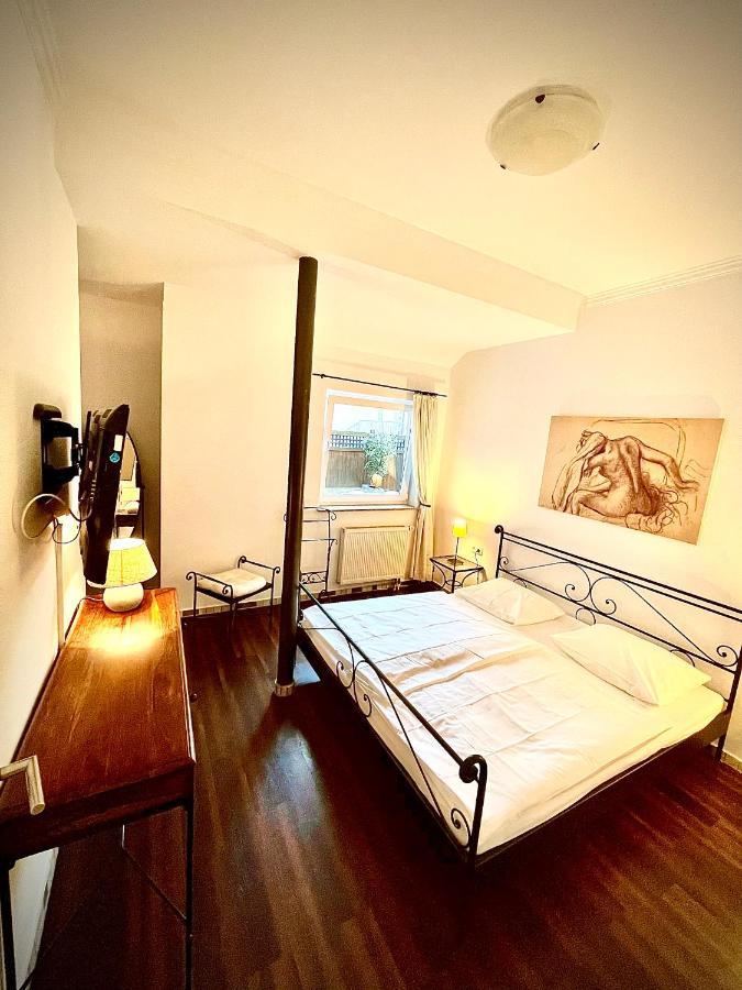 Hotel Zur Roemerbruecke Нойвиед Екстериор снимка