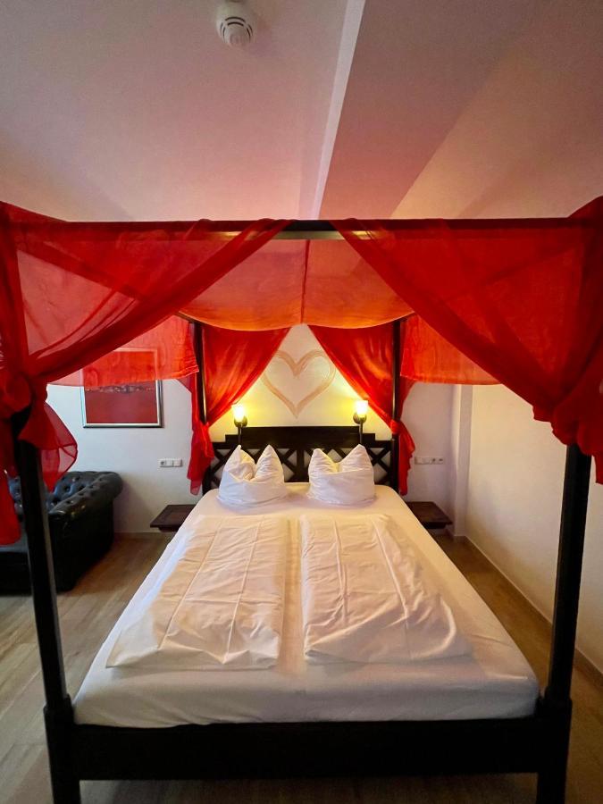 Hotel Zur Roemerbruecke Нойвиед Екстериор снимка