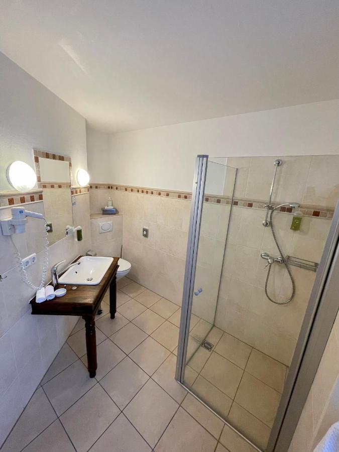 Hotel Zur Roemerbruecke Нойвиед Екстериор снимка